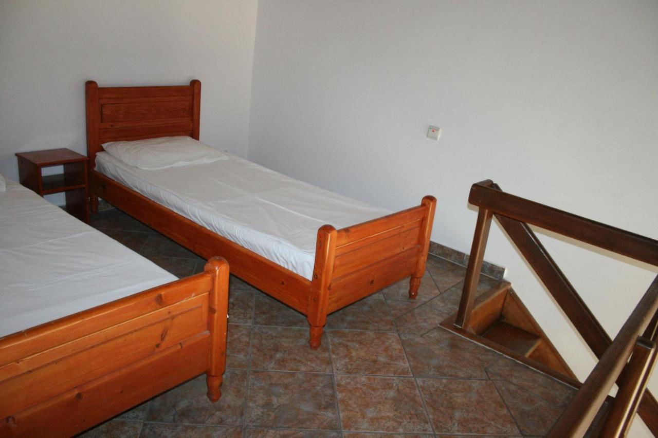 Albatros Hotel Calarasi  Buitenkant foto
