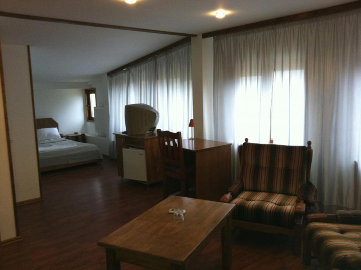 Albatros Hotel Calarasi  Buitenkant foto