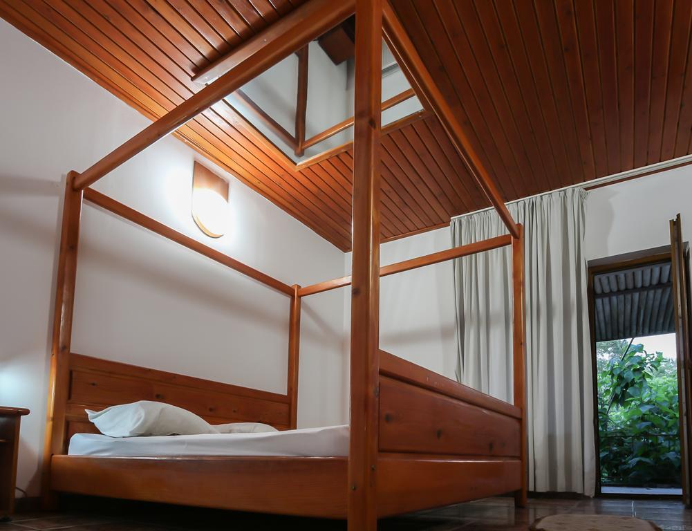Albatros Hotel Calarasi  Buitenkant foto