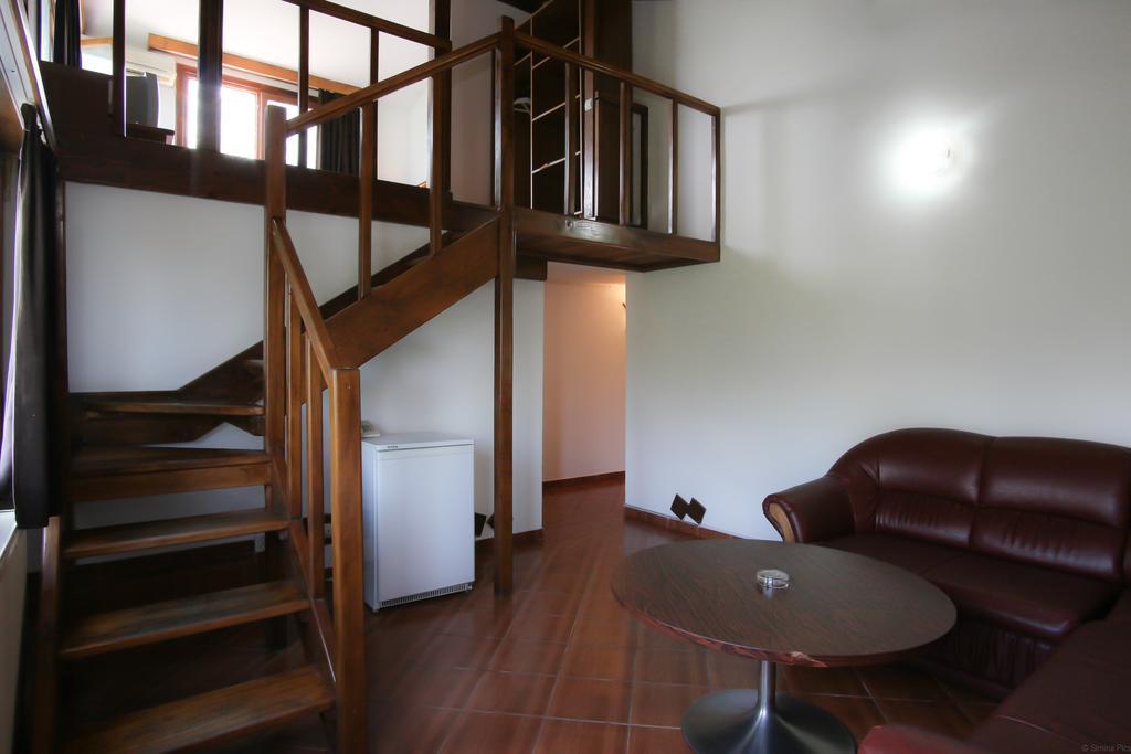 Albatros Hotel Calarasi  Buitenkant foto