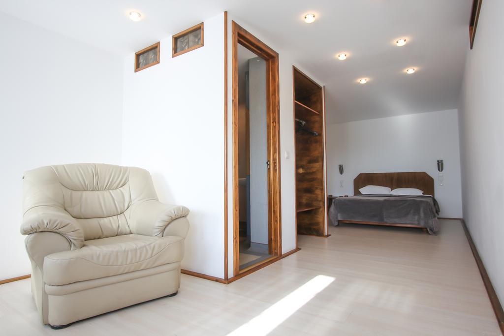 Albatros Hotel Calarasi  Buitenkant foto
